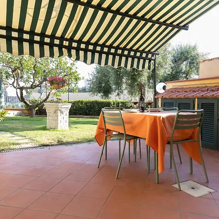 Il Veliero Con Giardino Apartment *